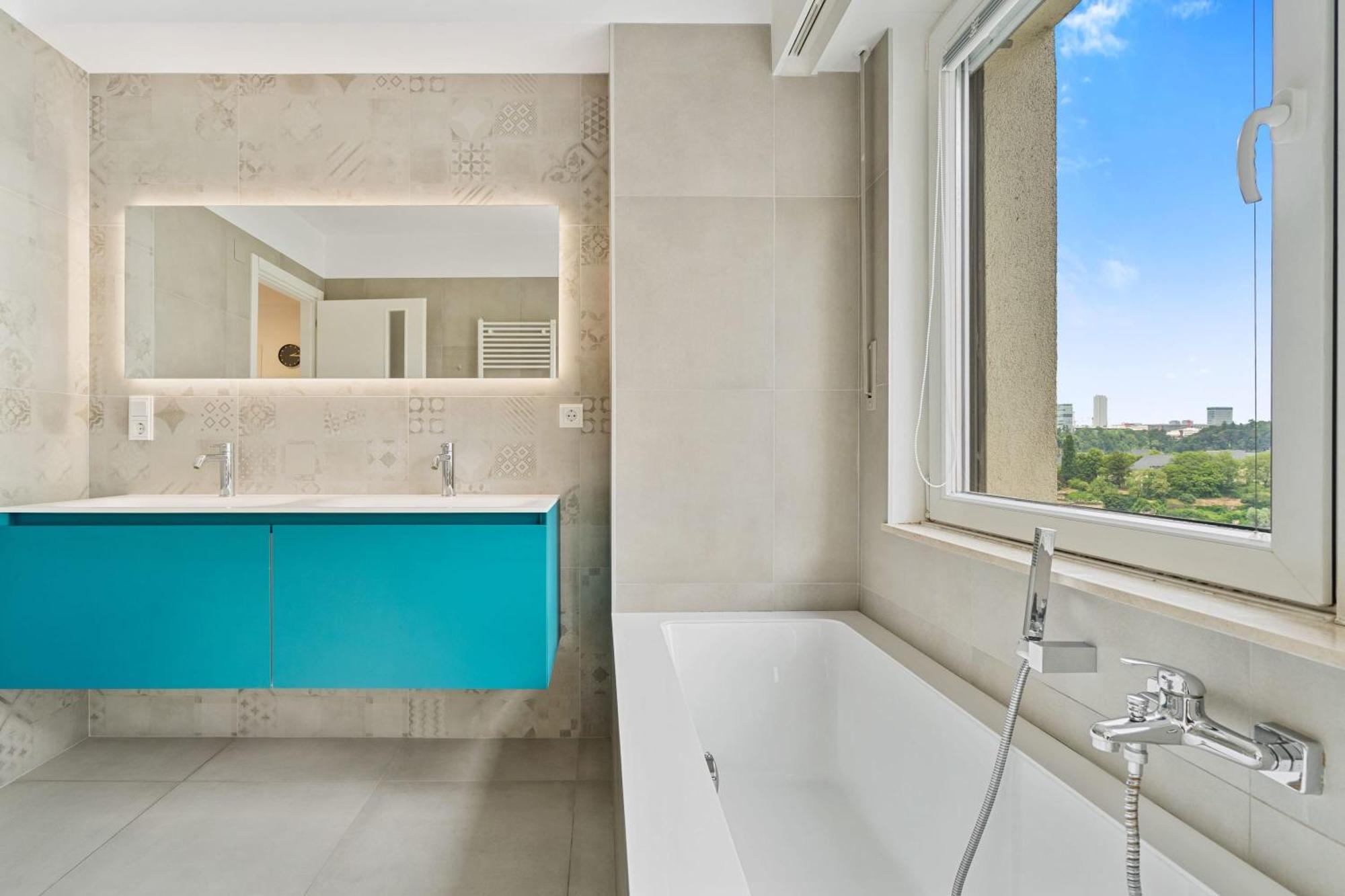 Central Lux 2Br Apt With City Views & Balcony Люксембург Екстер'єр фото